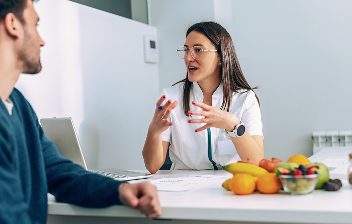¿Nutriólogo o nutricionista? Conoce qué hace cada uno